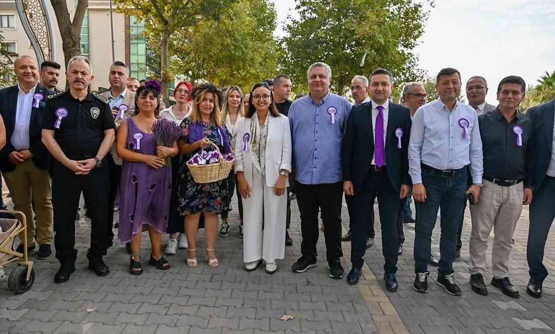 Yalova’da bu yıl ikincisi düzenlenen Aronya ve Tıbbi Aromatik Bitkiler