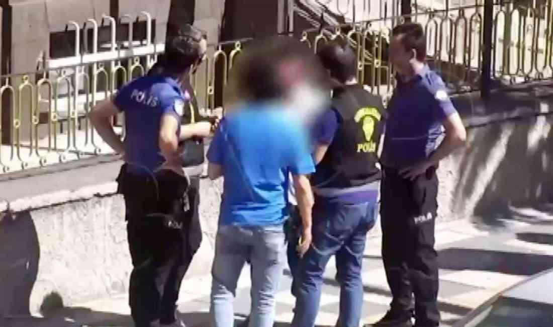 Afyonkarahisar’da, polis ekiplerinin hızlı müdahalesiyle telefon dolandırıcılarının hedef aldığı 4