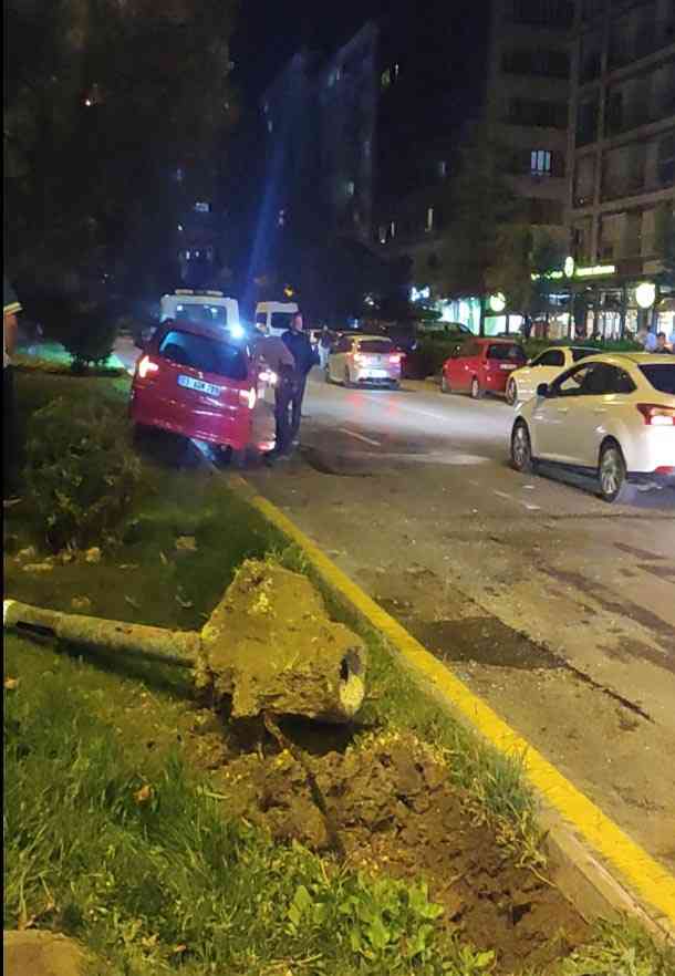 Eskişehir’in Odunpazarı ilçesinde alkollü sürücünün kullandığı otomobilin çarptığı 3 yayadan