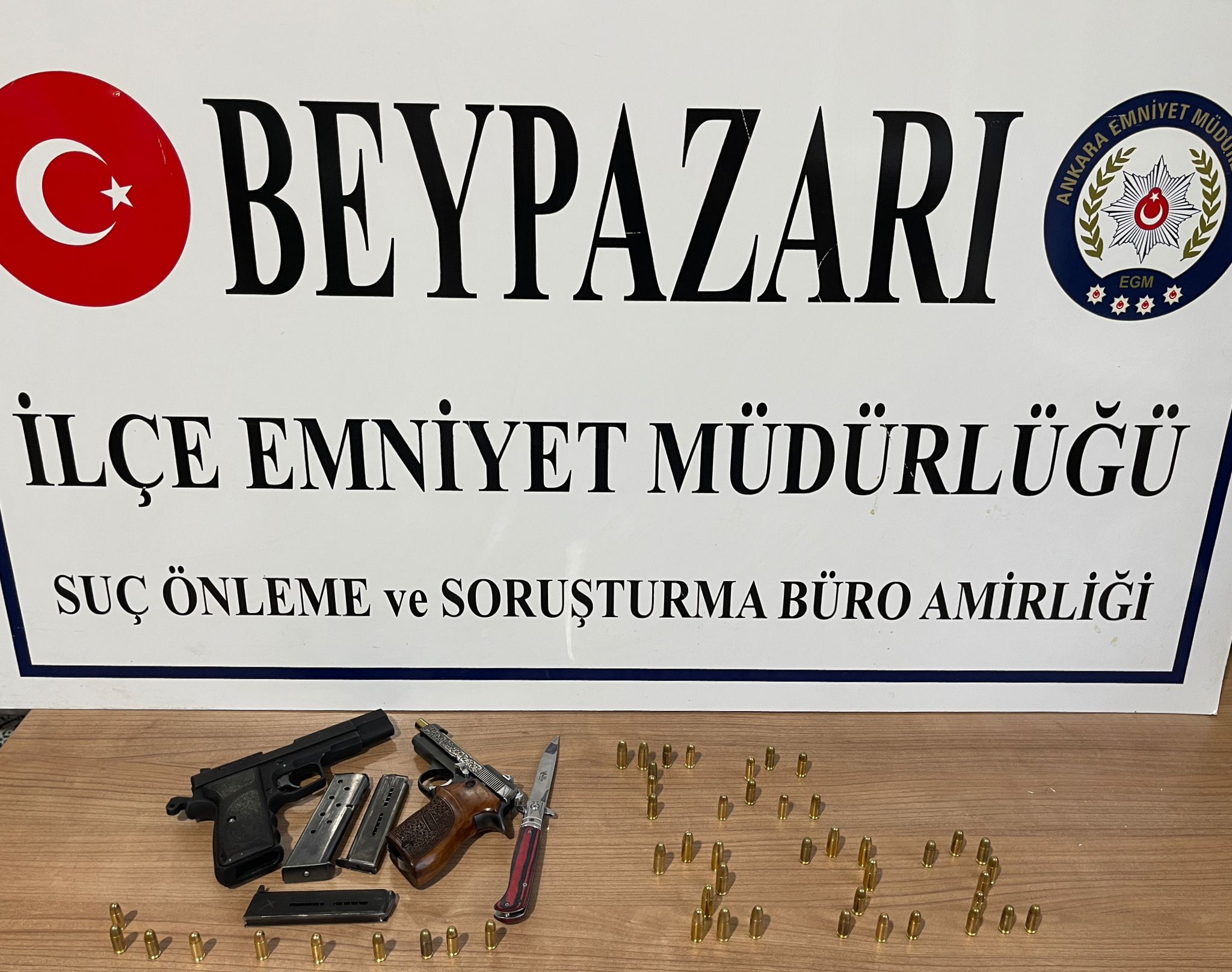 Ankara’nın Beypazarı ilçesinde, şüphe üzerine durdurulan bir otomobilde yapılan aramada,