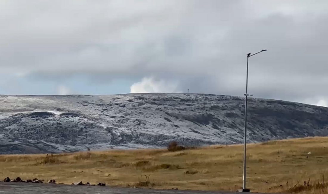 Ardahan’ın Yüksek Kesimlerinde Dolu Yağışı Sonrası Beyaz Manzaralar Ardahan’ın yüksek