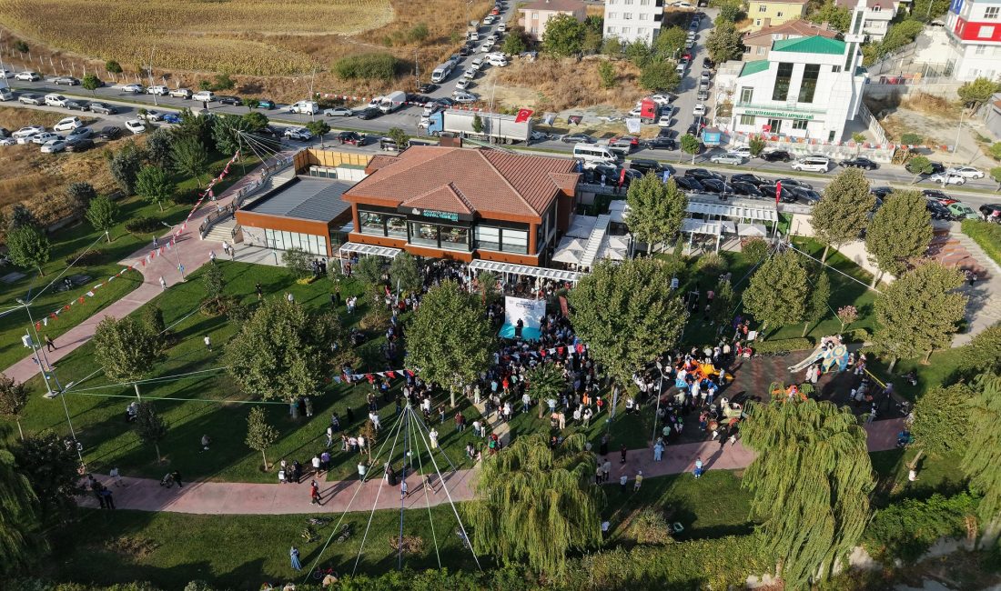 Arnavutköy’de Hadımköy Sosyal Tesisleri Açıldı: Ailelerin Yeni Buluşma Noktası Arnavutköy Belediyesi, hayata geçirdiği vizyon projelerinden biri olan Hadımköy Sosyal