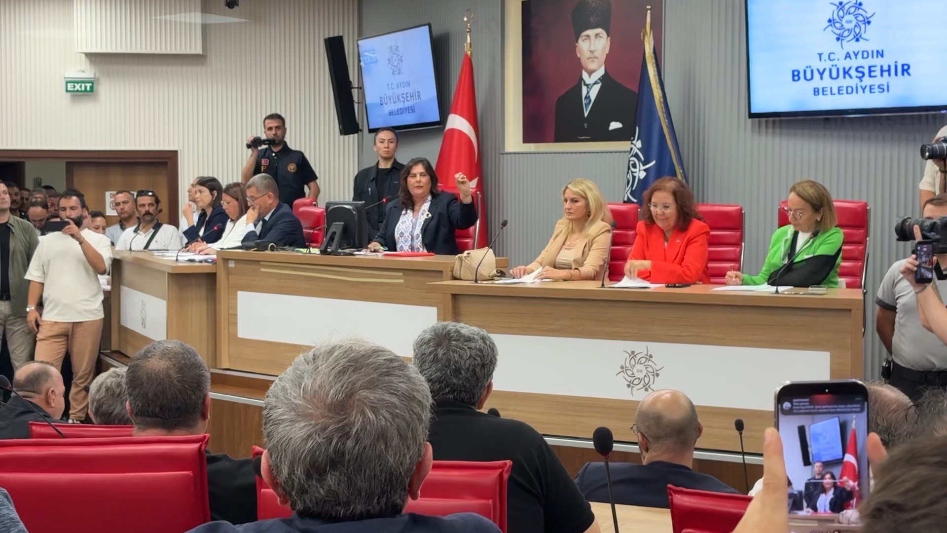 CHP’den AK Parti’ye geçen Aydın Büyükşehir Belediye (ABB) Başkanı Özlem