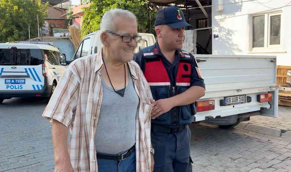 Aydın’ın Efeler ilçesinde, jandarma ekiplerinin düzenlediği operasyonda, 75 yaşındaki Ali