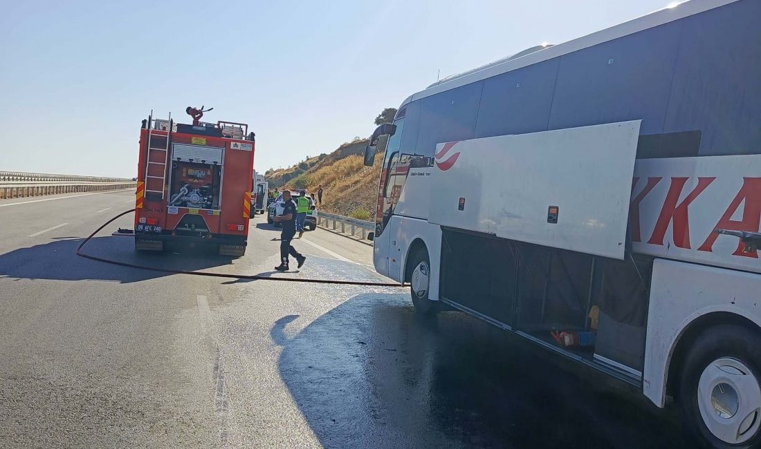 Aydın’ın Köşk ilçesinde seyir halindeyken motor kısmından alev alan yolcu