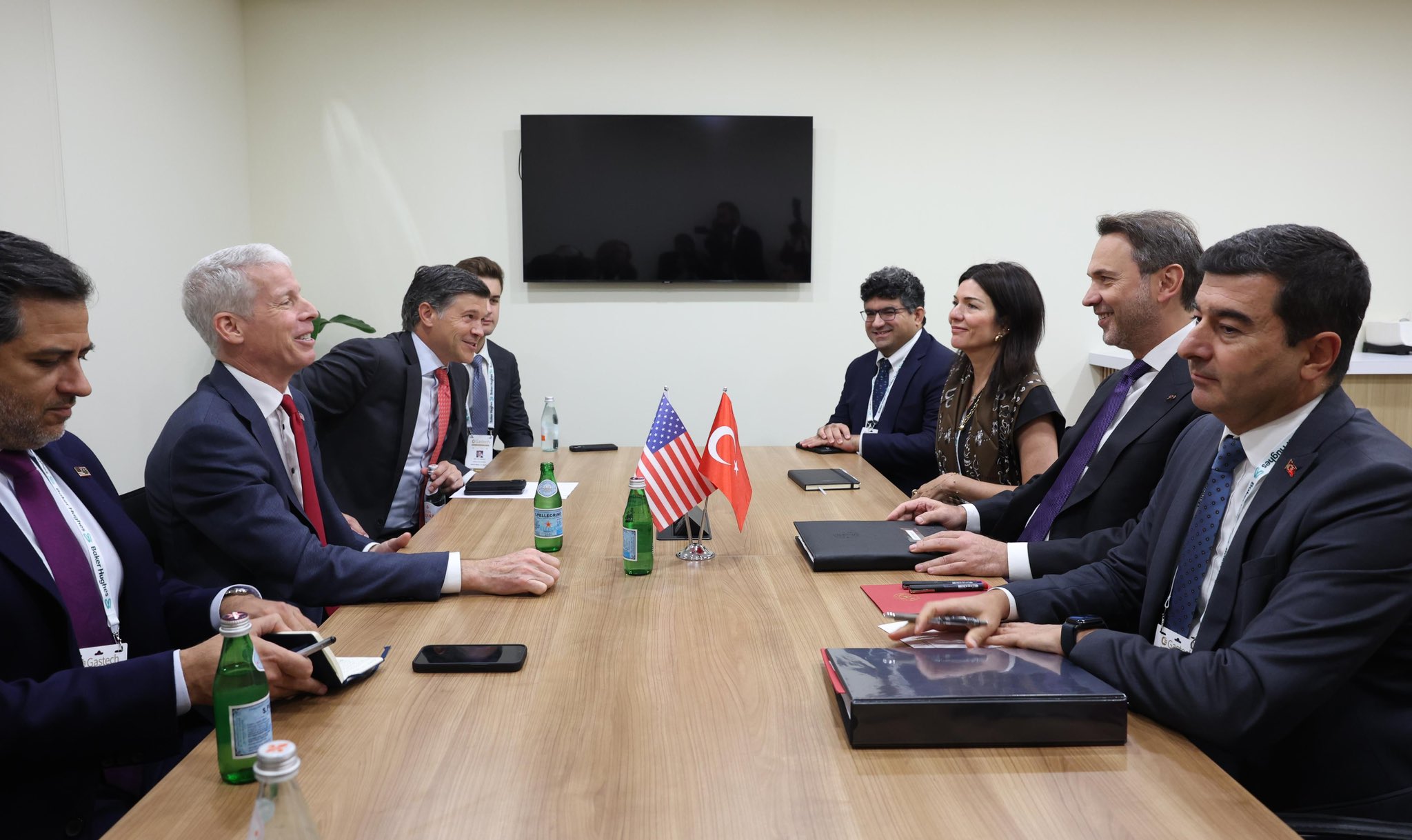 Enerji ve Tabii Kaynaklar Bakanı Alparslan Bayraktar, Milano’da ABD Enerji