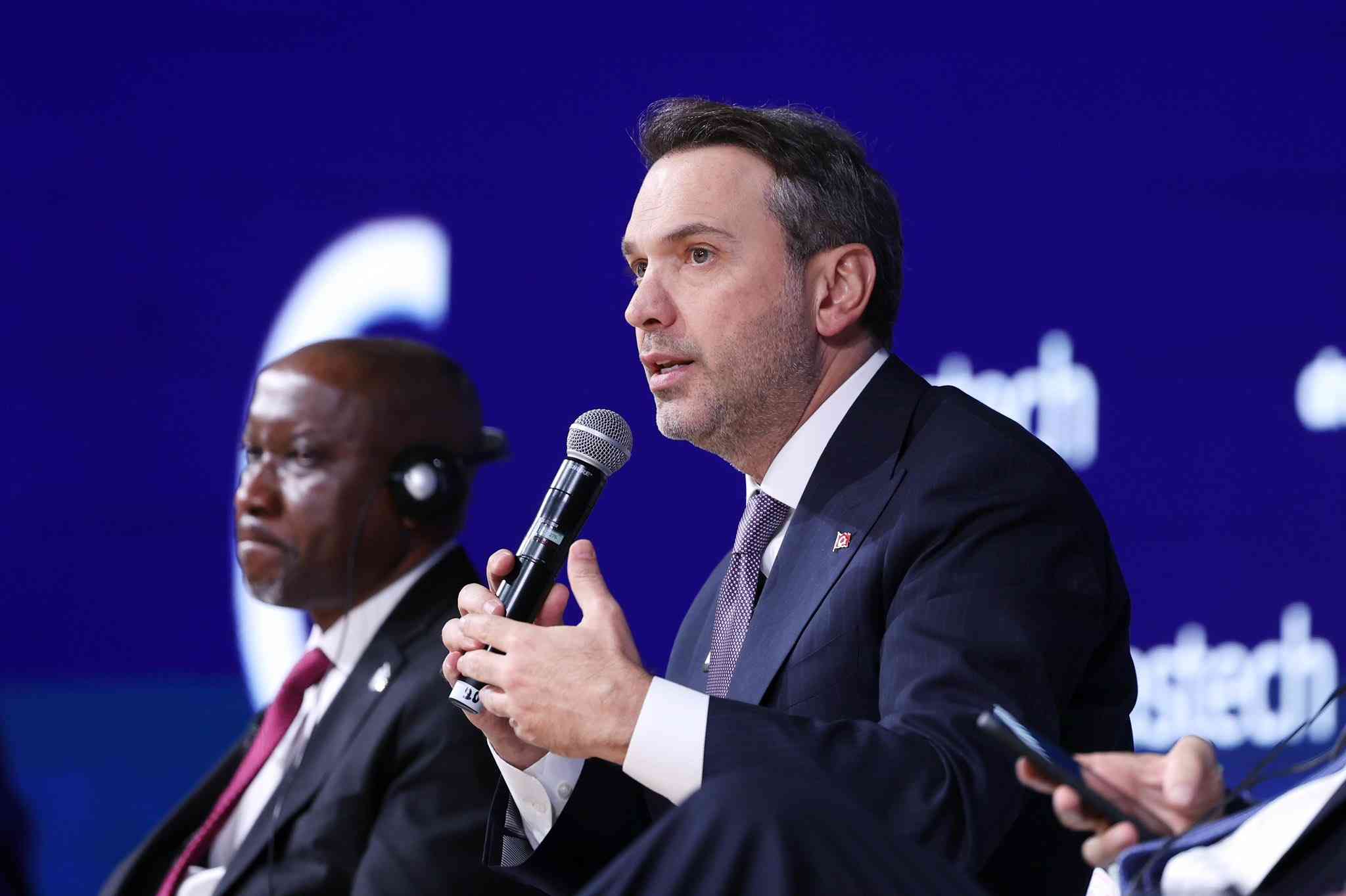 İtalya’nın Milano kentinde düzenlenen Gastech 2025 Forumu’na katılan Enerji ve