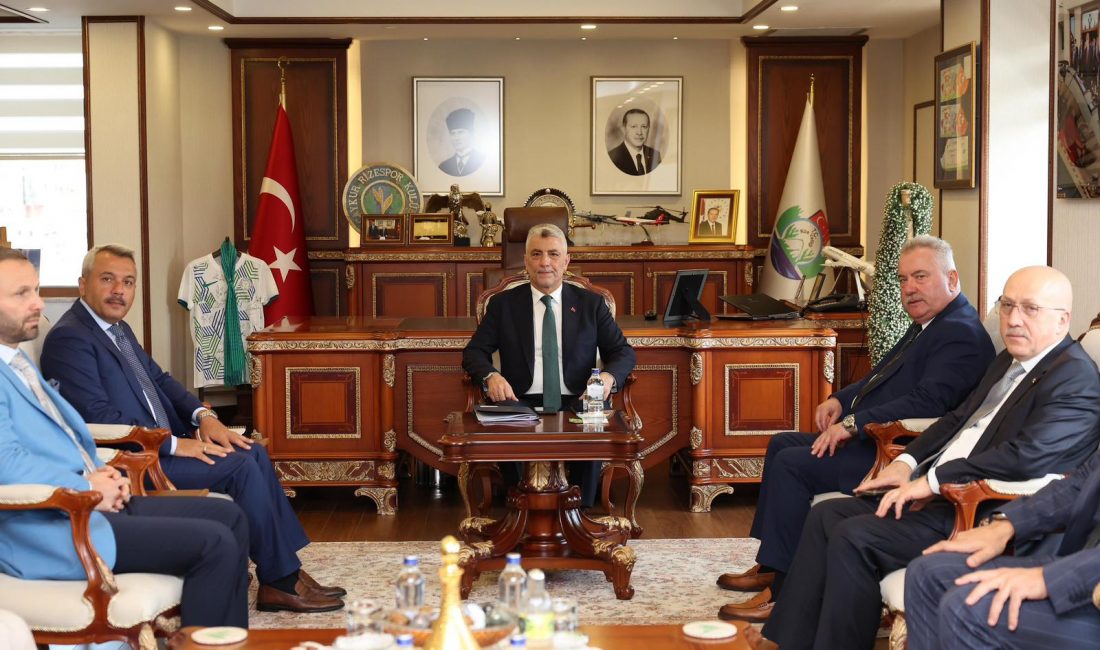 Ticaret Bakanı Ömer Bolat: “Dünyanın 17’nci, Avrupa’nın 7’nci Ekonomisi Haline Geldik” Ticaret Bakanı Ömer Bolat, Rize’de düzenlediği bir dizi programda Türkiye’nin