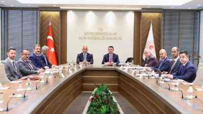 Kültür ve Turizm Bakanı Mehmet Nuri Ersoy, deprem bölgelerinin yeniden