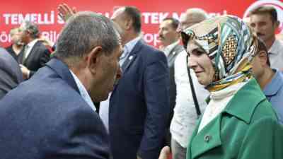 Aile ve Sosyal Hizmetler Bakanı Mahinur Özdemir Göktaş, muhtarlarla bir