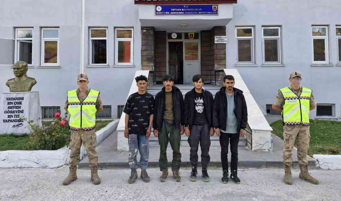 Bitlis Tatvan’da Kaçak Göçmen Operasyonu: 4 Göçmen ve 1 Organizator