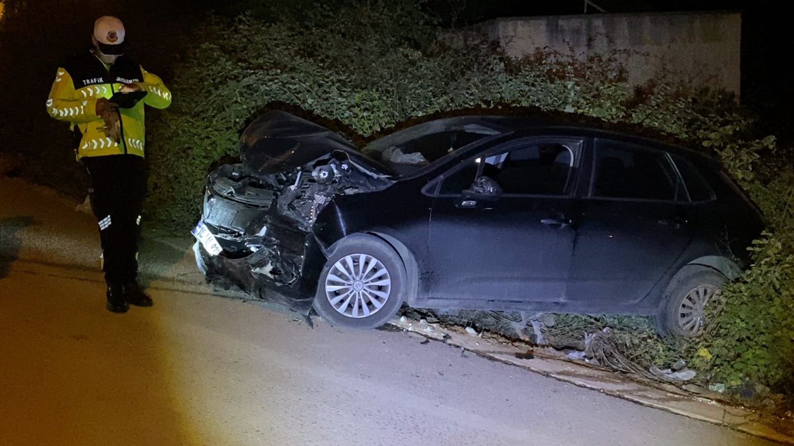 Bursa’nın İnegöl ilçesinde, iki otomobilin kafa kafaya çarpıştığı kazada 4