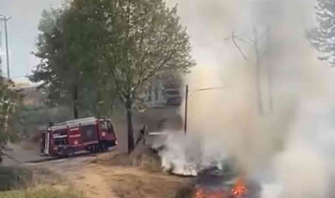 Bursa’nın İnegöl ilçesinde, Yeniceköy Mahallesi’nde çıkan ot yangını, itfaiye ekiplerinin