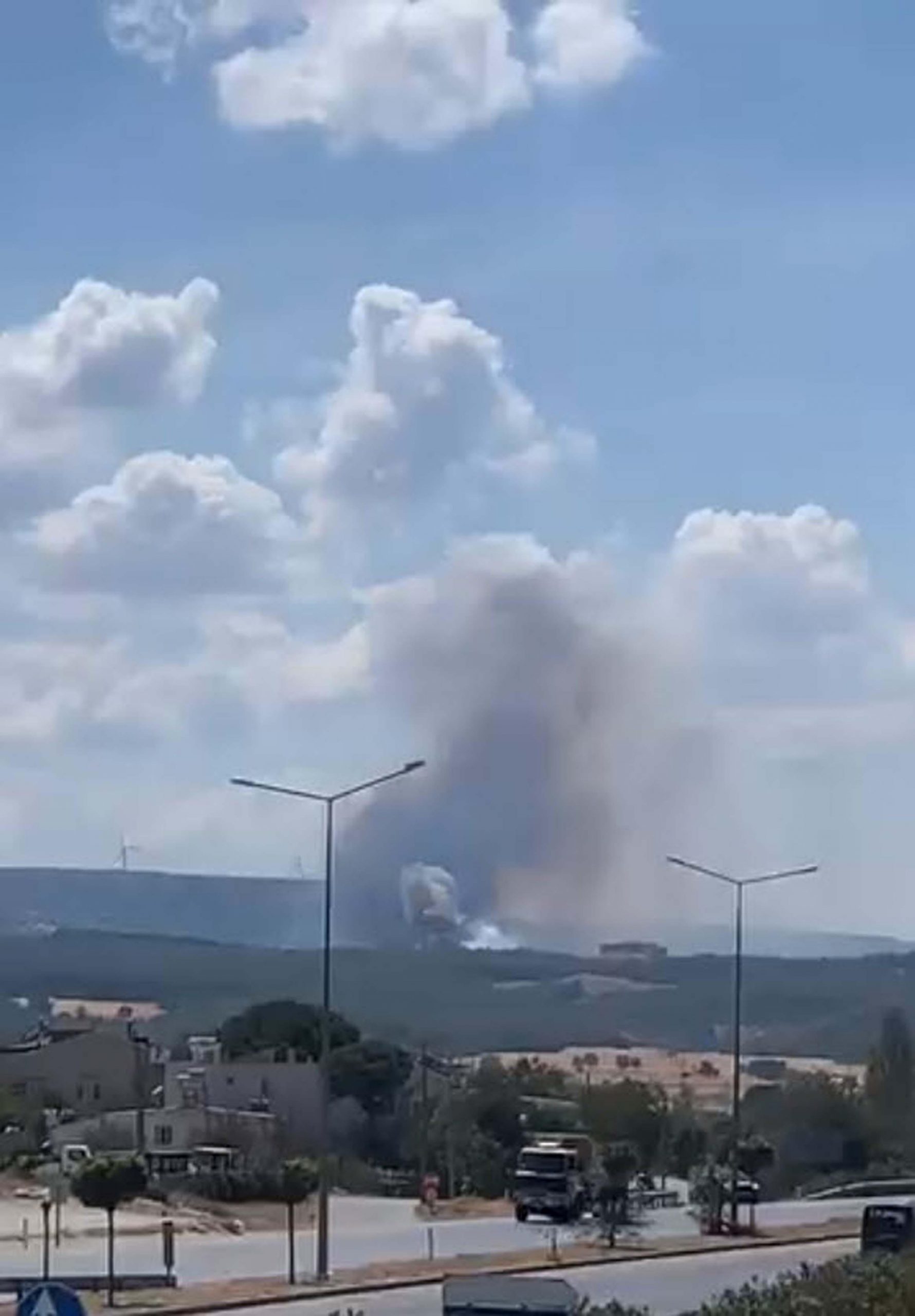 Çanakkale’nin merkeze bağlı Çınarlı köyü yakınlarında çıkan orman yangını kontrol