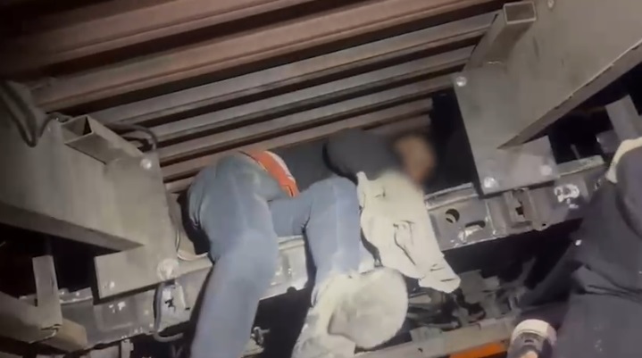 Kayseri-Malatya yolu uygulama noktasında durdurulan bir çekicide yapılan aramada, aracın