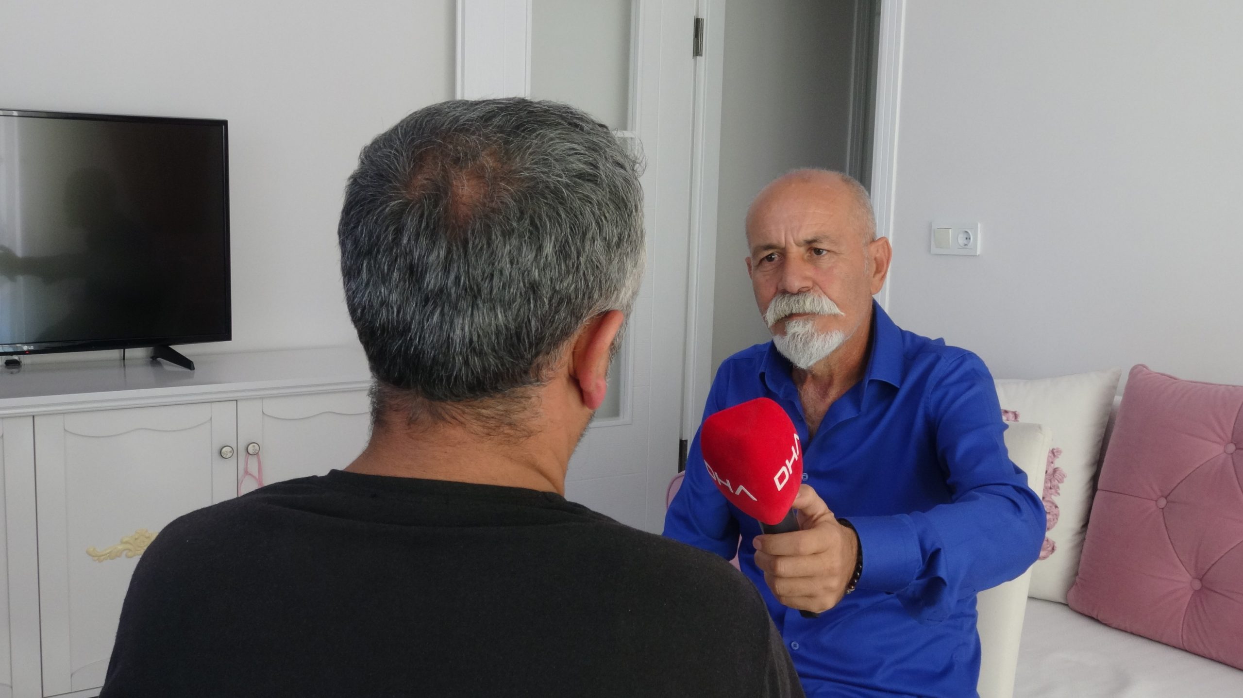 Kocaeli’nin Gebze ilçesinde, hız nedeniyle uyardığı sürücü tarafından çocuklarının gözleri