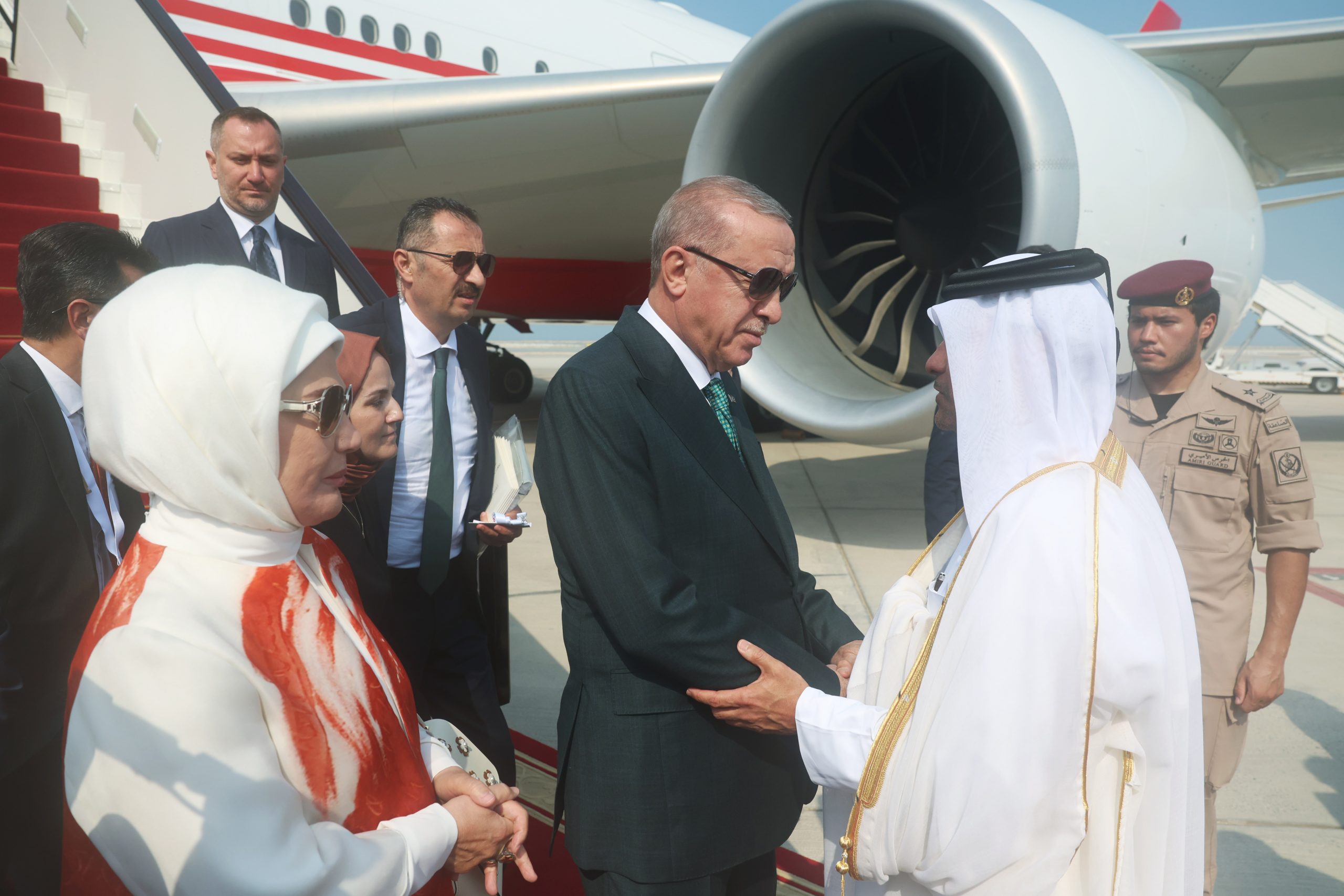Cumhurbaşkanı Recep Tayyip Erdoğan, eşi Emine Erdoğan ile birlikte Katar’ın