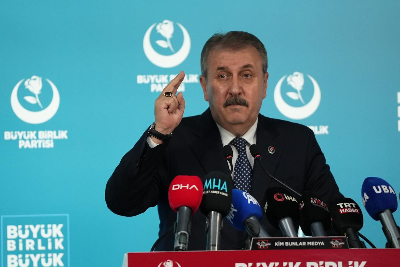 Büyük Birlik Partisi (BBP) Genel Başkanı Mustafa Destici, partisinin genel