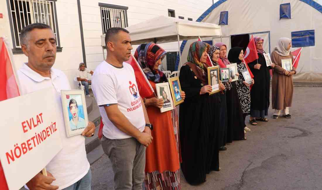 Diyarbakır’da HDP İl Başkanlığı binası önünde sürdürülen evlat nöbetine bir