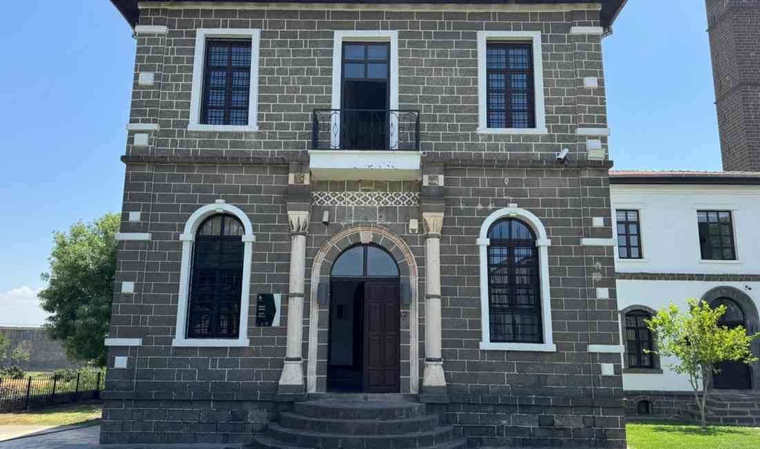 Diyarbakır’ın Sur ilçesindeki İçkale’de yer alan Atatürk Müzesi, alt katı