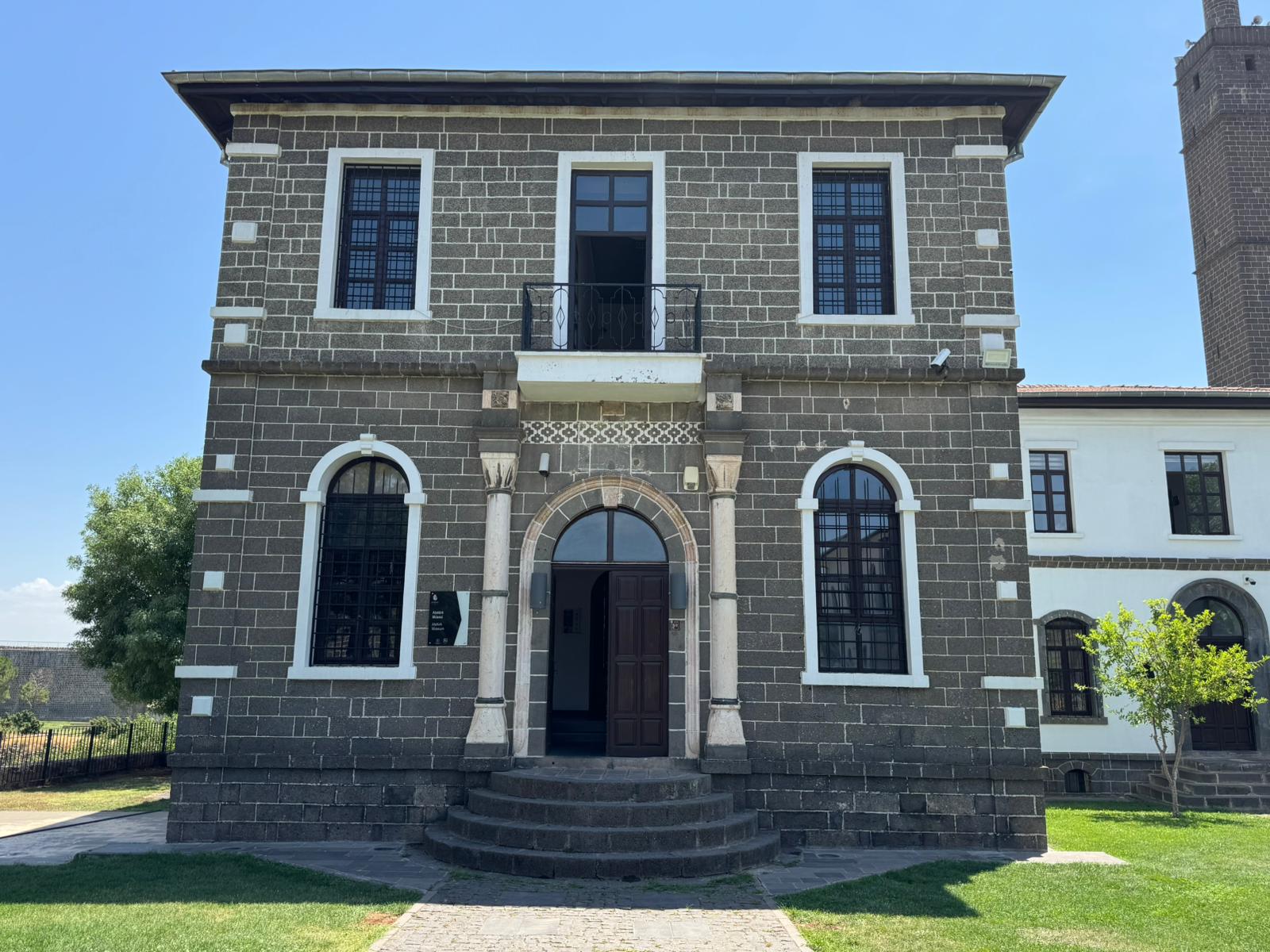 Diyarbakır’ın Sur ilçesindeki İçkale’de yer alan Atatürk Müzesi, alt katı