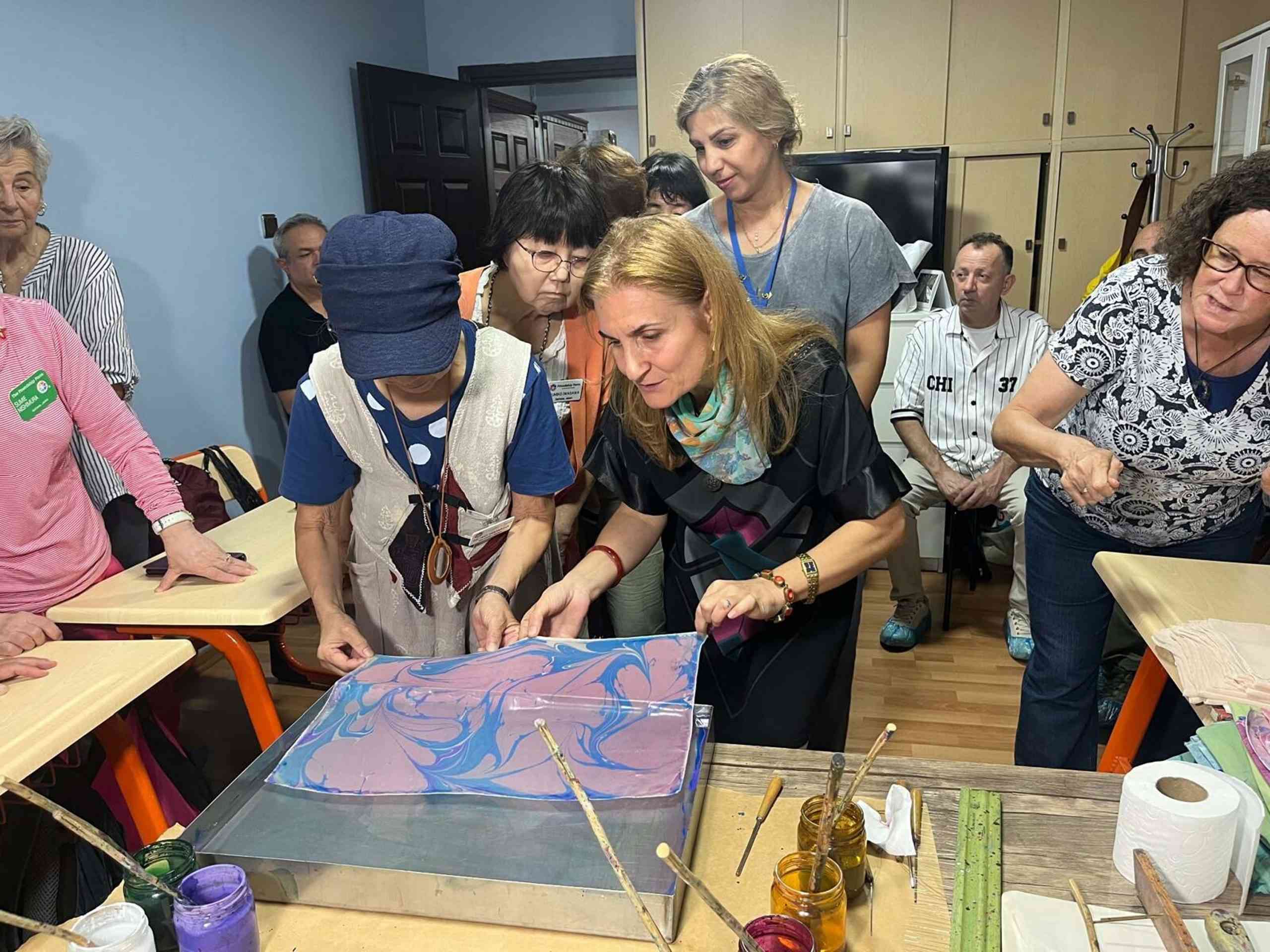 İzmir’de bir hafta boyunca Türk ailelerin yanında kalan Japon misafirler,