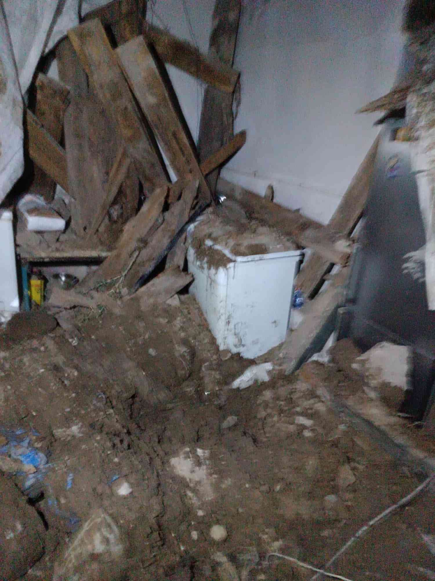 Erzurum’un Pasinler ilçesine bağlı kırsal Porsuk Mahallesi’nde meydana gelen göçük,