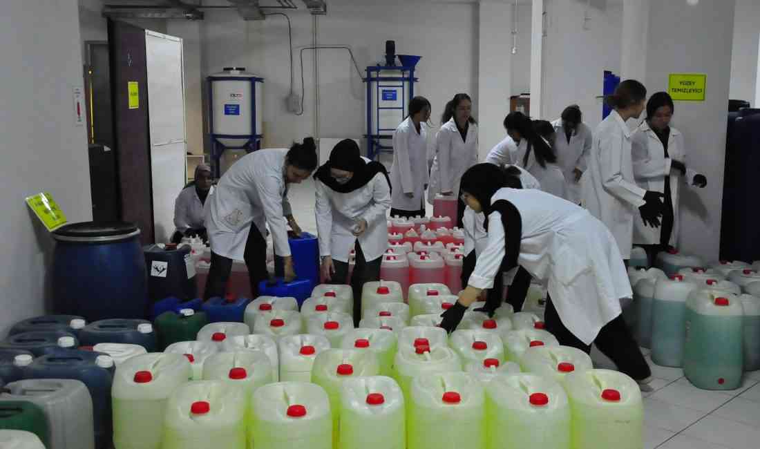 Manisa’nın Yunusemre ilçesindeki Çukurova Kimya Mesleki ve Teknik Anadolu Lisesi,