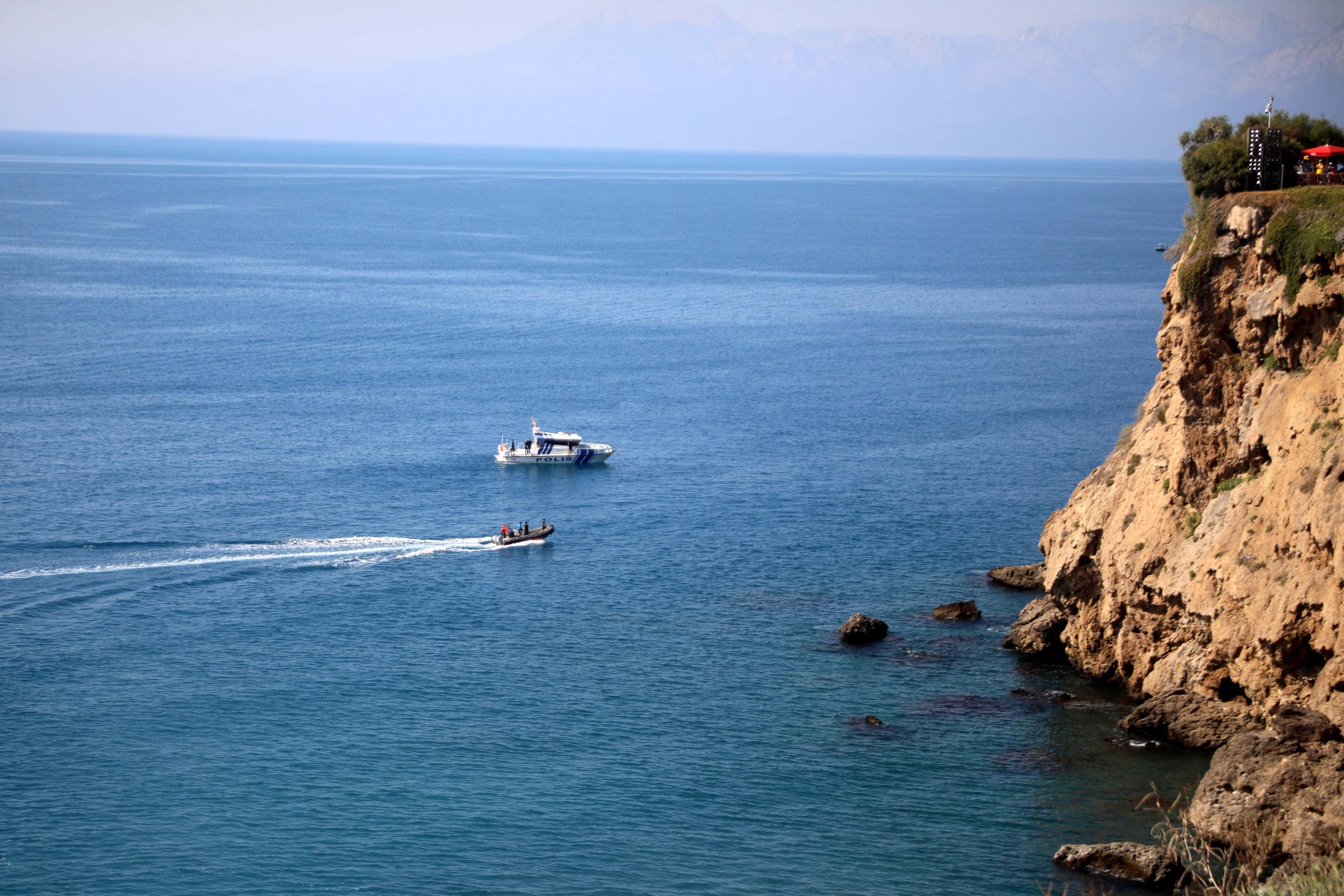 Antalya’nın Muratpaşa ilçesi Çağlayan Mahallesi’nde, Düden Şelalesi‘nin denize döküldüğü noktada,