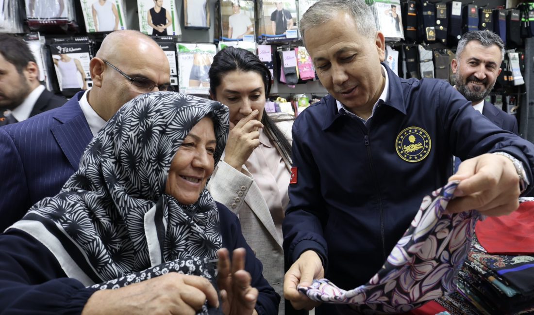 İçişleri Bakanı Ali Yerlikaya, Ağrı’da vatandaşlarla bir araya geldi. Sosyal