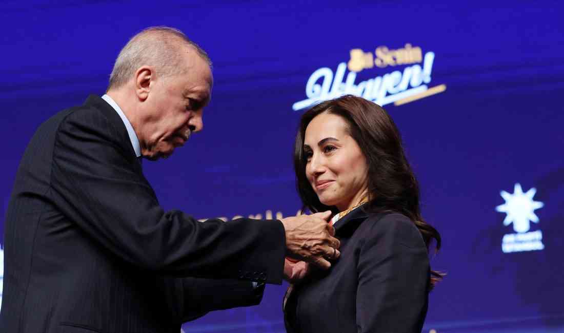Cumhuriyet Halk Partisi’nden (CHP) istifa eden Beykoz Belediye Başkanvekili Özlem