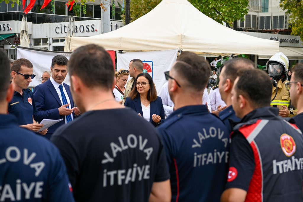 Yalova Valisi Dr. Hülya Kaya, Yalova Belediyesi İtfaiye Müdürlüğü tarafından