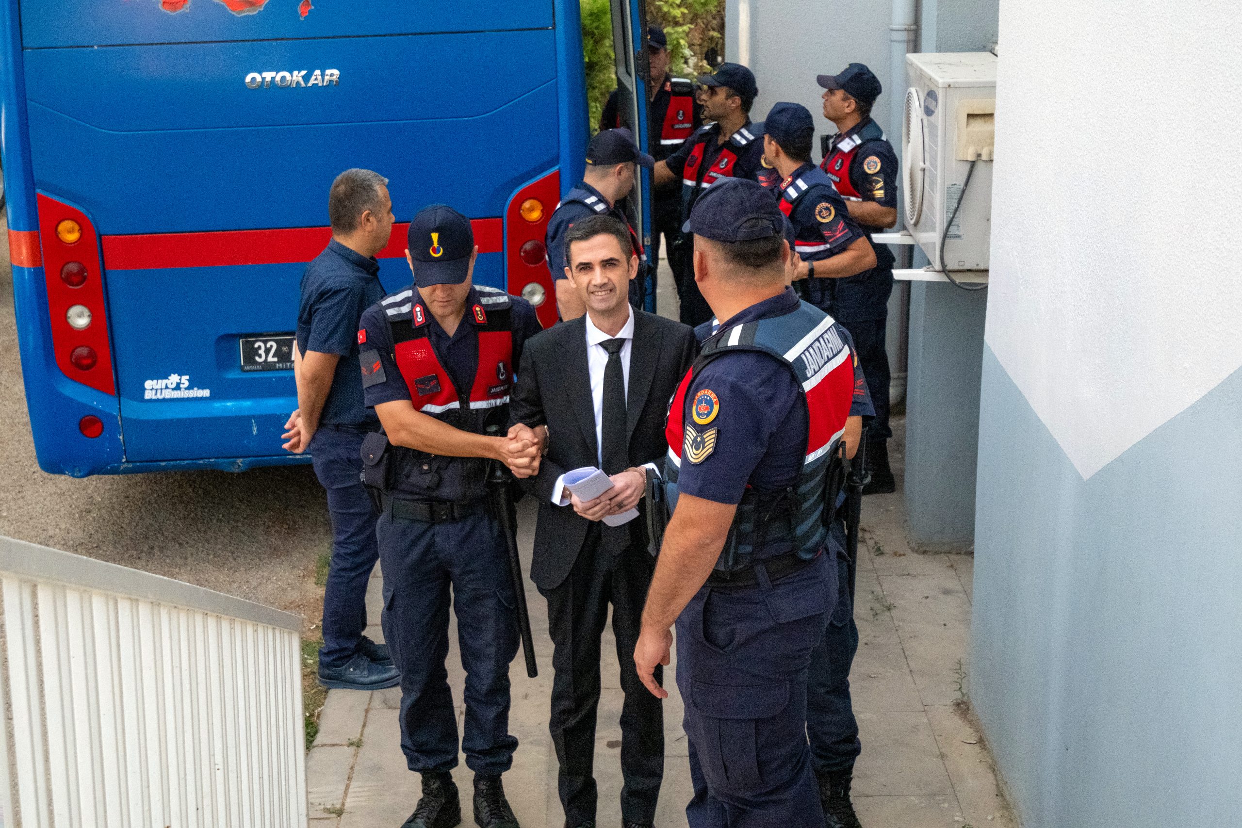 Isparta’da Gelendost Belediyesi’ne yönelik başlatılan “rüşvet” ve “zimmet” soruşturması kapsamında
