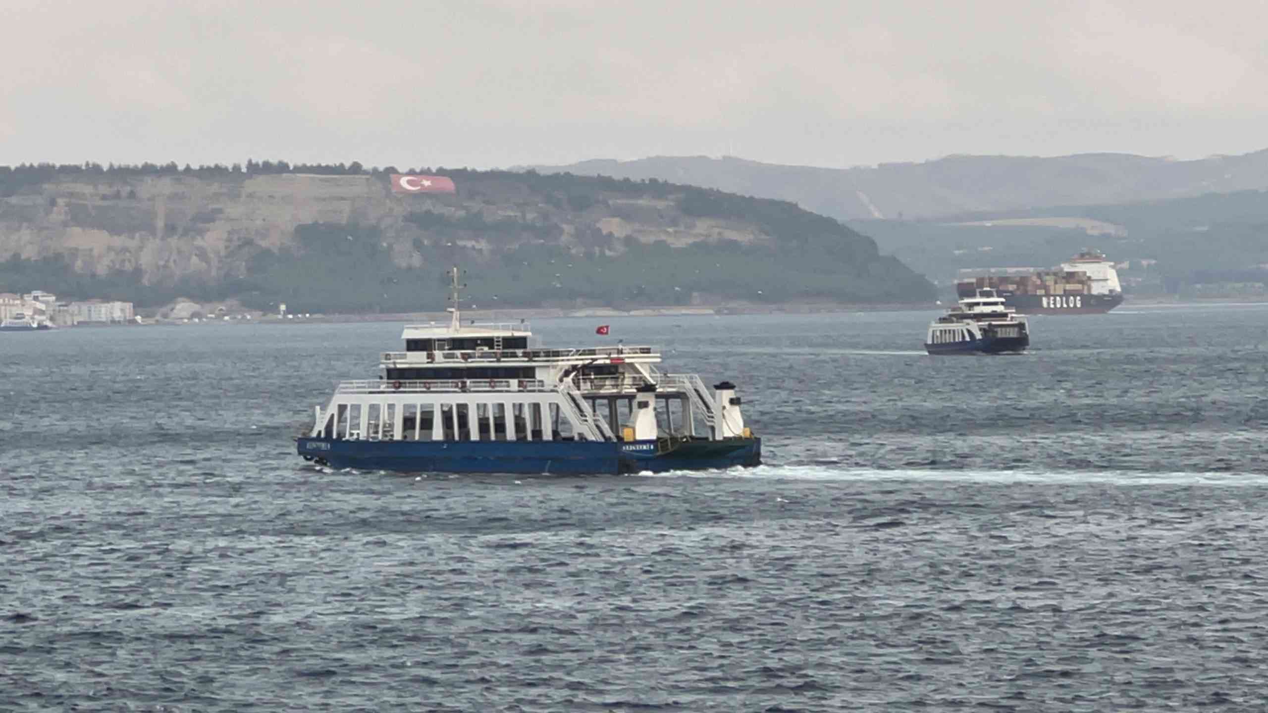 &nbsp; Çanakkale’nin Gökçeada ilçesine yapılması planlanan tüm feribot seferleri olumsuz