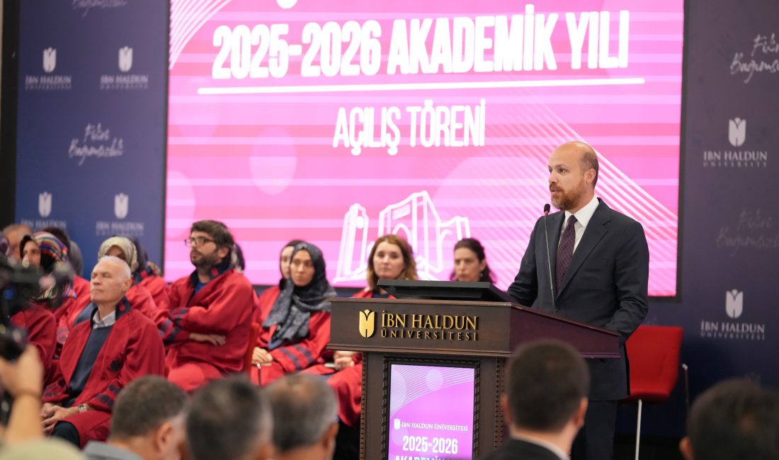İbn Haldun Üniversitesi’nde 2025-2026 Akademik Yılı, düzenlenen törenle açıldı. Açılış