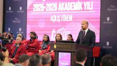 İbn Haldun Üniversitesi’nde 2025-2026 Akademik Yılı, düzenlenen törenle açıldı. Açılış