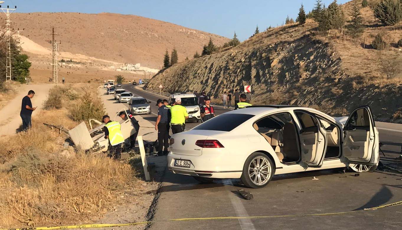Konya’nın Ereğli ilçesinde iki otomobilin çarpışması sonucu 3 yaşındaki ikiz