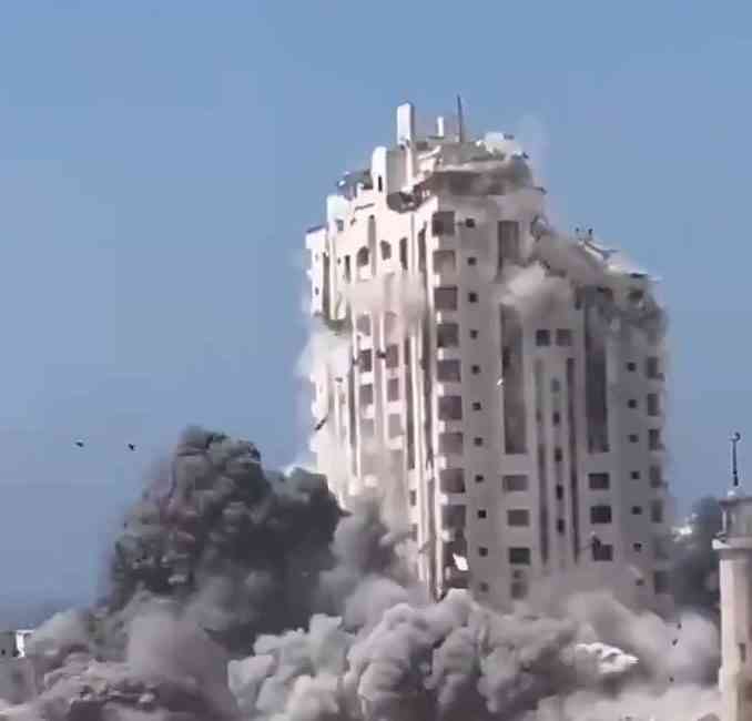 İsrail ordusu, dün gece Gazze‘nin batısında, yoğun nüfuslu bir bölgede