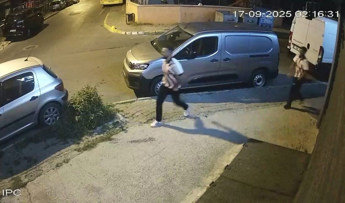 Avcılar’da park halindeki 10 aracın lastikleri gece saatlerinde iki kişi