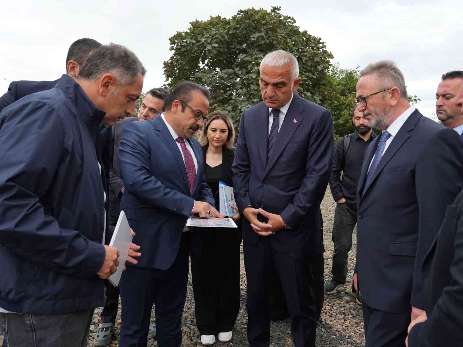 Kültür ve Turizm Bakanı Mehmet Nuri Ersoy, Haydarpaşa Garı’nda yürütülen