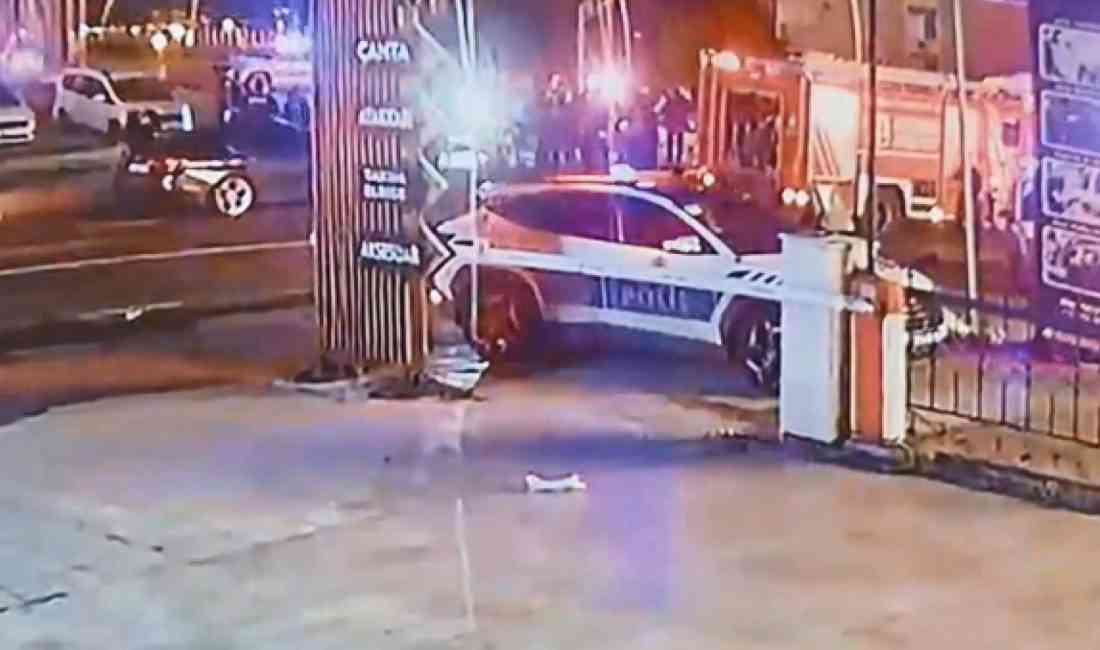 Büyükçekmece’de şüpheli araç takibi sırasında polis aracıyla hafif ticari aracın
