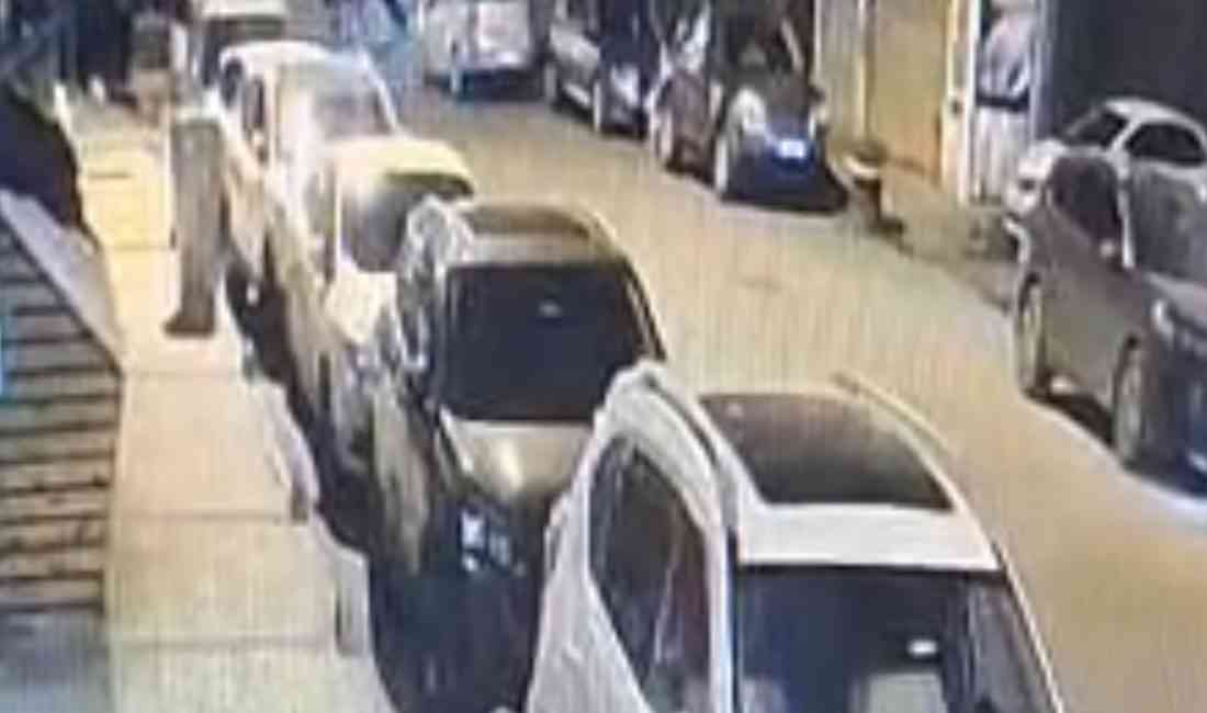 İstanbul Eyüpsultan’da motosikletiyle seyir halindeyken park halindeki araca çarpan 20