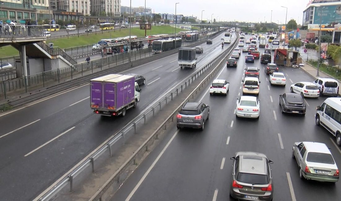 İstanbul’da sabah saatlerinde etkili olan yağmur, kent genelinde yer yer