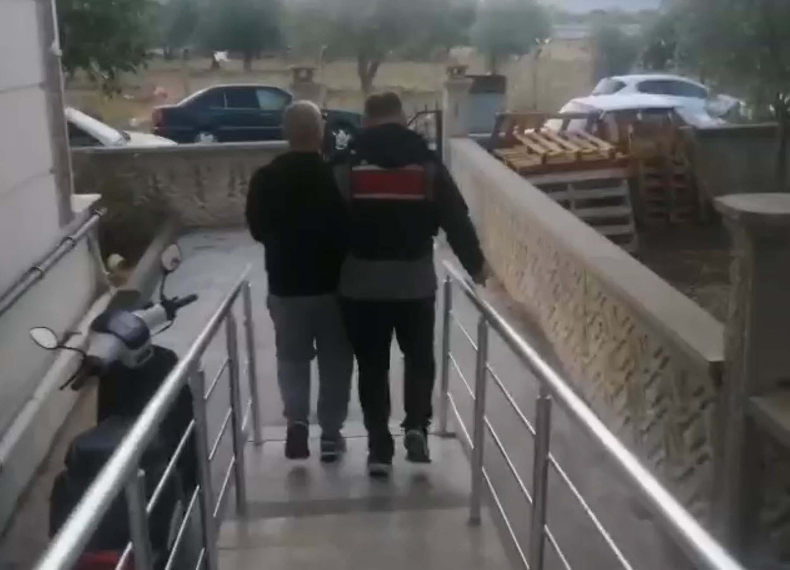   İzmir Cumhuriyet Başsavcılığı koordinesinde jandarma, polis ve MİT’in ortak