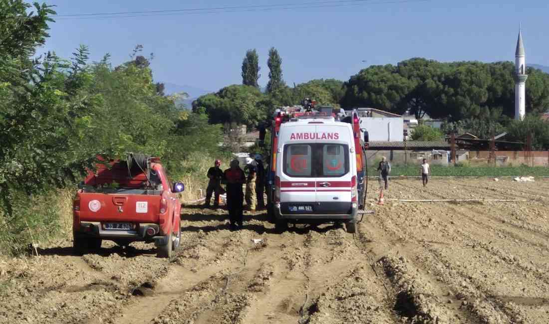 İzmir’in Torbalı ilçesi Subaşı Mahallesi’nde sabah saatlerinde bir eğitim uçağı