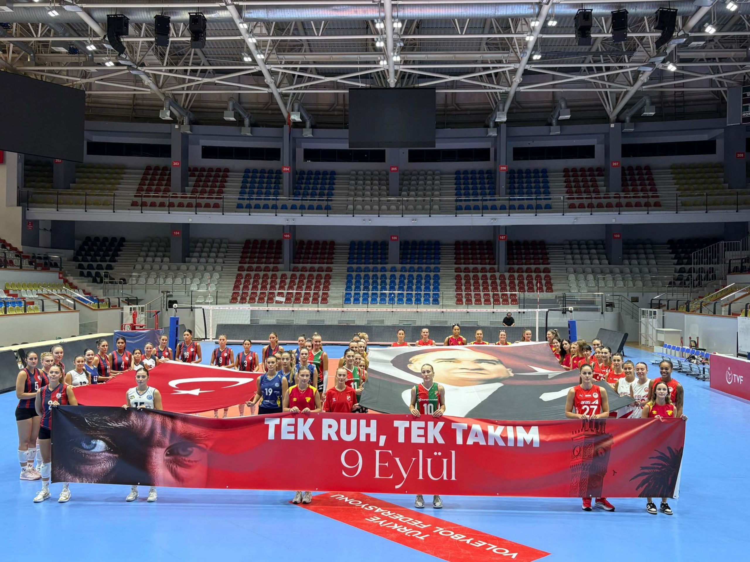 İzmir’in kadın voleybol liglerindeki 5 temsilcisi, 9 Eylül’de kentin düşman