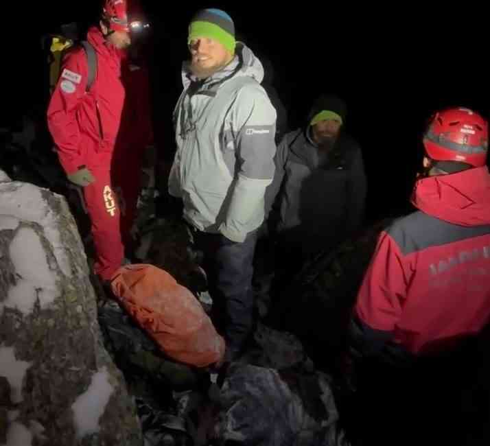 Rize’nin Çamlıhemşin ilçesinde Kaçkar Dağı’na tırmanış sırasında sis ve tipiye
