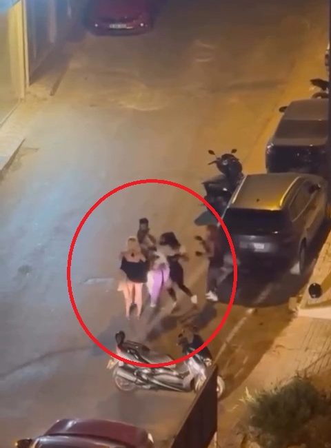 Bursa’nın Nilüfer ilçesinde, Görükle Mahallesi’nde iki kadın sokak ortasında kavga