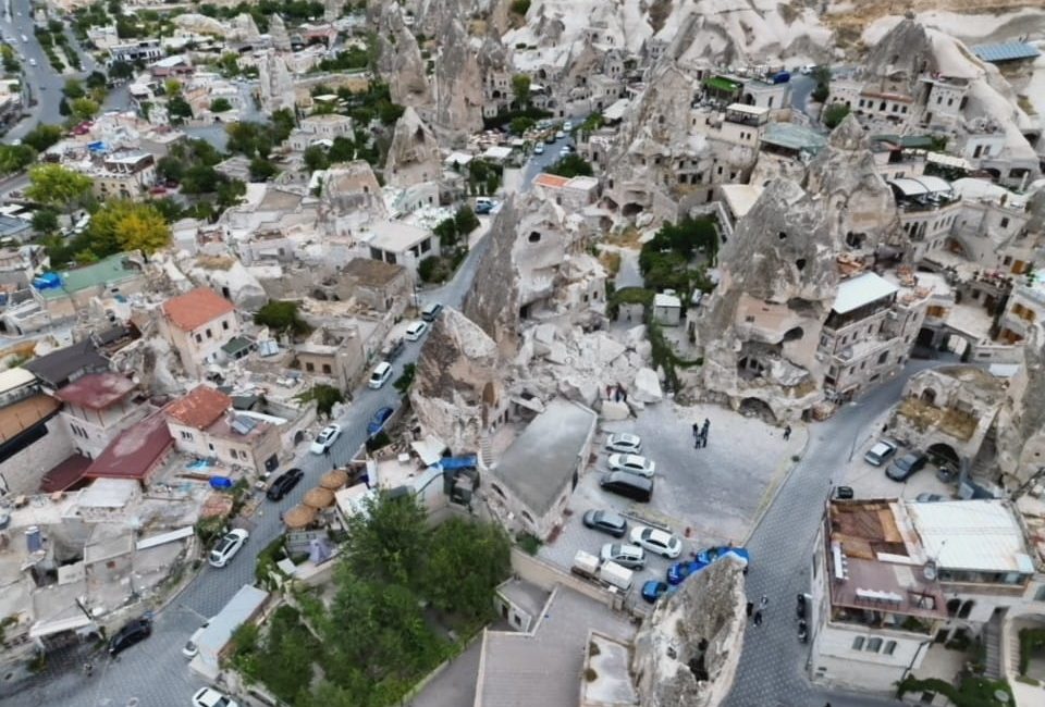 Nevşehir’in Kapadokya bölgesinde, Göreme beldesi Gaferli Mahallesi’nde bulunan bir peribacası