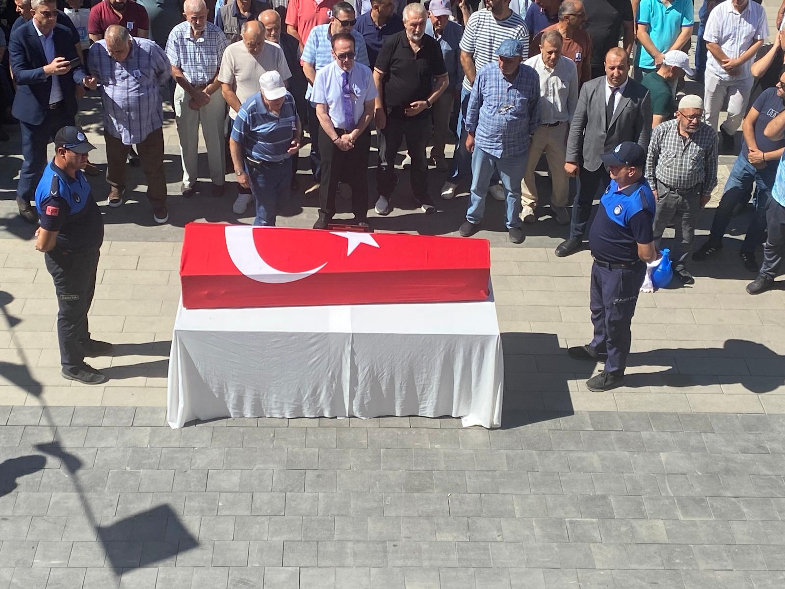 Bursa’nın Yenişehir ilçesinde kamyonet ile otomobilin çarpışması sonucu eski Yenişehir